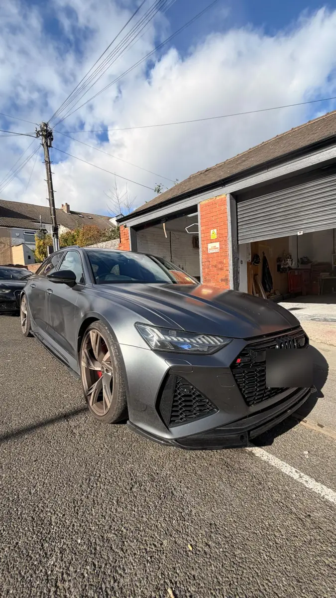 Audi RS6 in factory matt Daytona grey
